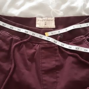 Hollister California Guys jogger pants Medium , maroon made in Bangladesh
